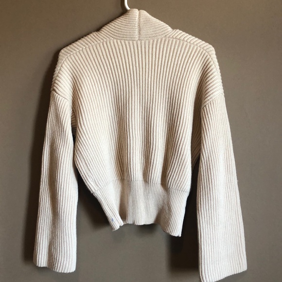 Beautiful wrap sweater - Picture 4 of 7